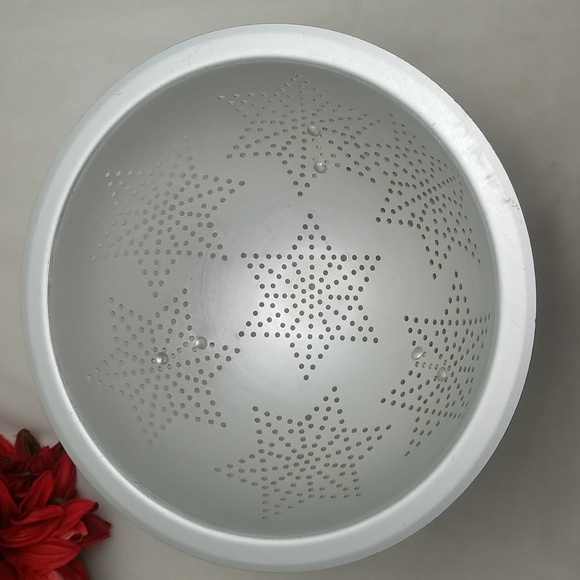 Vintage Seven Star Aluminum Colander - Picture 2 of 12